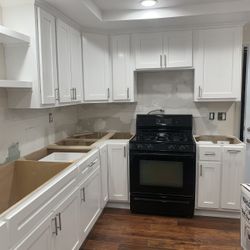 Custom Kitchen Cabinetry 
