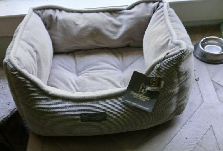 Cat Bed 