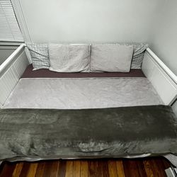 Hemnes Ikea Day bed