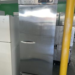 27” in wide freezer use like new perfect working 