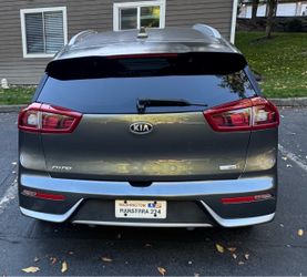 Kia Niro Hybrid 2018 clean title