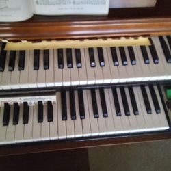 Electric Piano Oregon W/ Tape Player