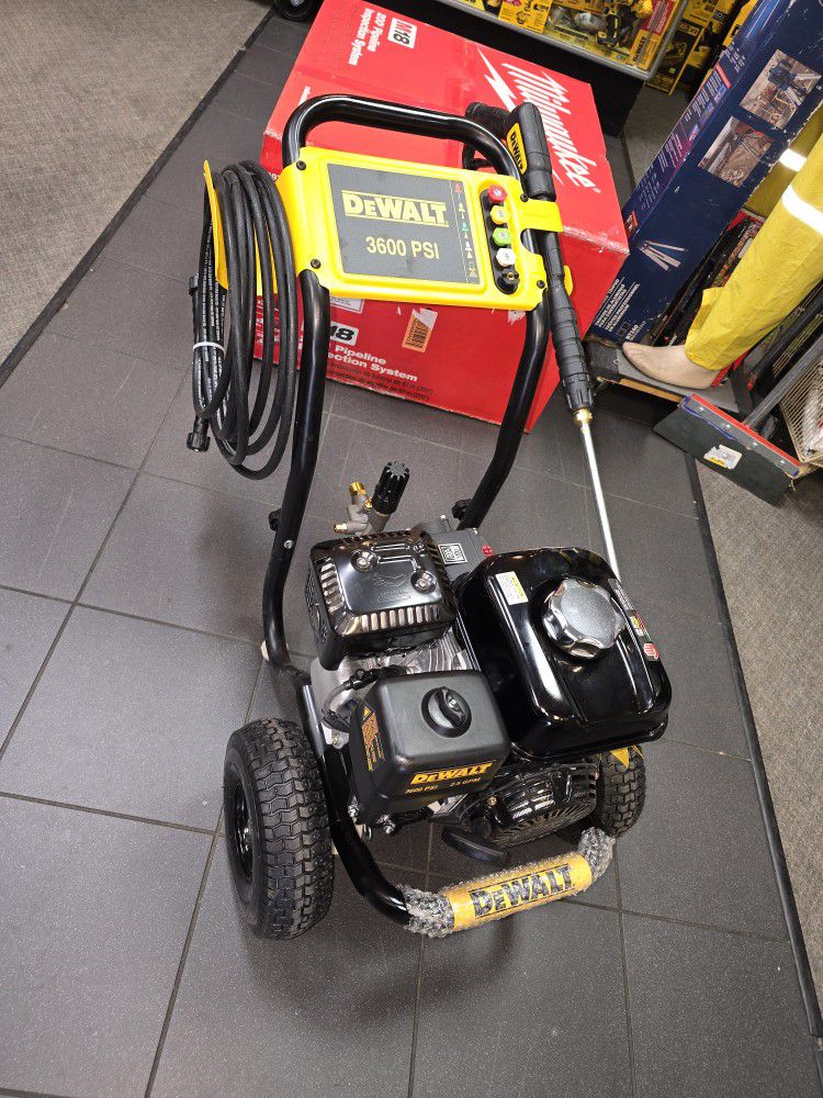 DeWalt 3600psi GAS powered Pressure Washer With HONDA motor,  New, Financing Available 