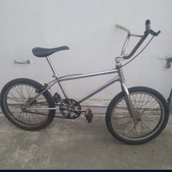20" RL see pics for condition and se20" RL see pics for condition and serial # for the year as is $575rial # for the year as is $575