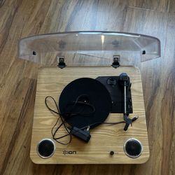 ION Audio Max LP Three Speed Turntable 