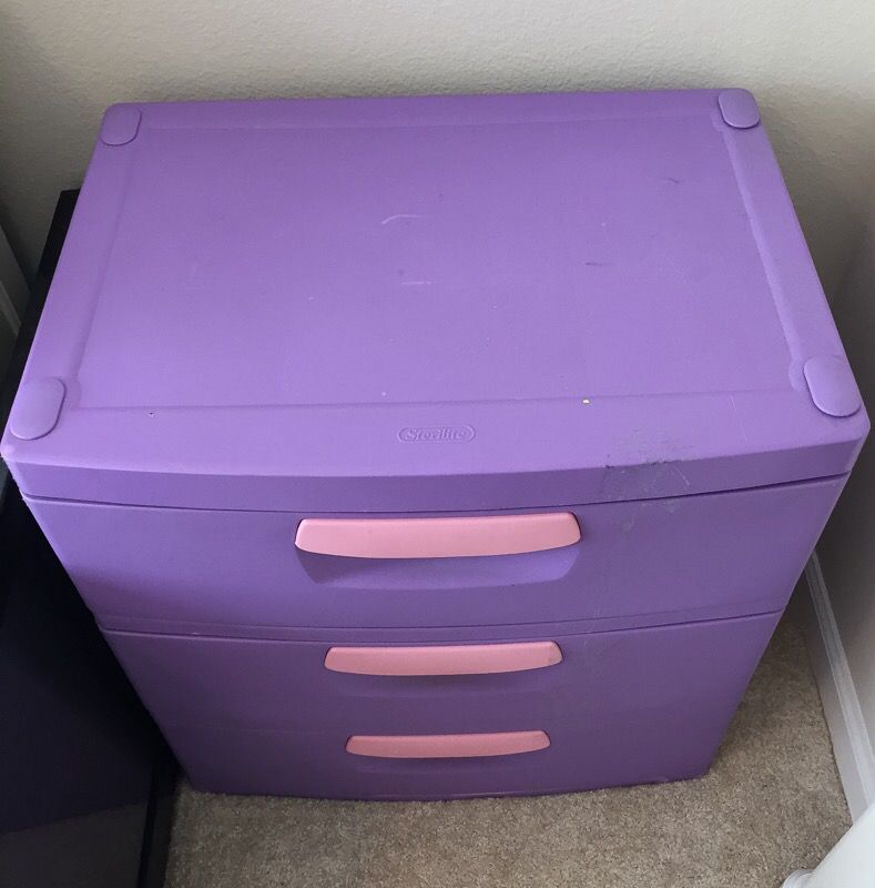 Plastic Rubbermaid drawers. for Sale in Visalia, CA - OfferUp