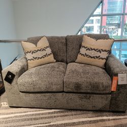 Dunmor Graphite Loveseat
Ashley Furniture$10 Down Payment And Financing Available