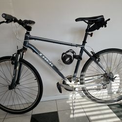 TREK ALPHA 8.2 DS GOLD ALUMINUM 21”