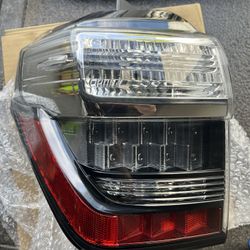 14-23 Toyota 4Runner Tail Light