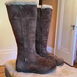 Bearpaw Boots Size 6