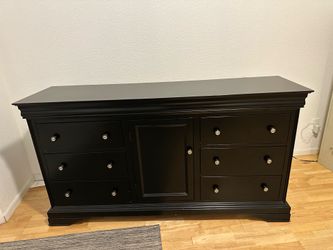 Solid Wood! Dresser