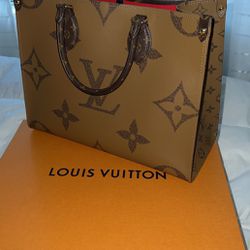 Louis Vuitton OnTheGo MM Tote