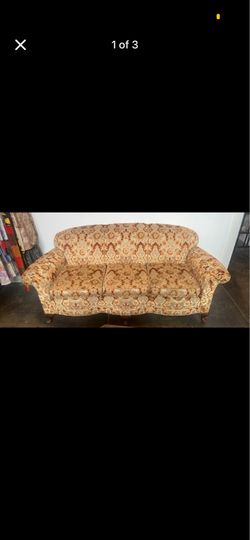 Vintage couch OFFERS WELCOMED