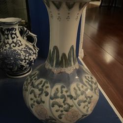11” Oriental Vase