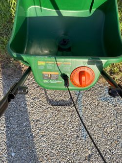 Scott’s Turf Builder Edge Guard Mini