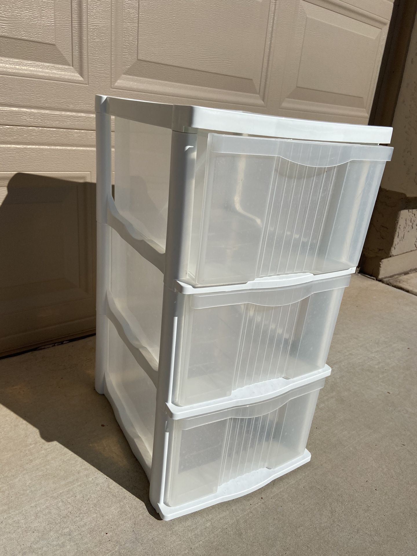 Plastic 3 drawers with wheels