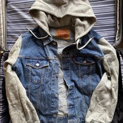 Levi’s Hyrbrid Hoodie Trucker Jacket 