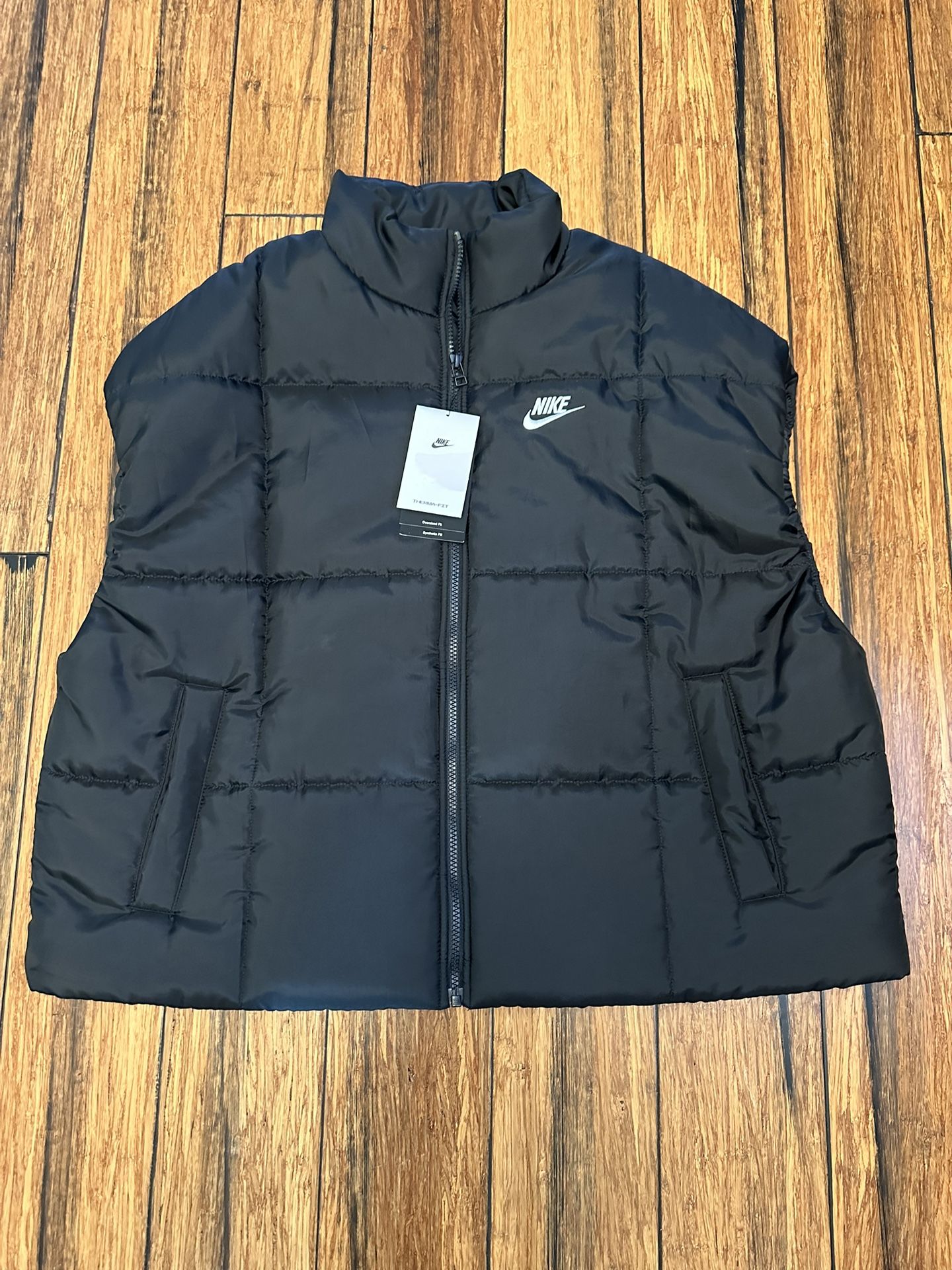 Nike Women’s Sportswear Classic Puffer Therma-FIT Loose Vest Black, Size L