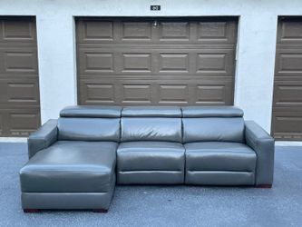 Sectional Couch/Sofa - Recliners - Macy’s - Delivery Available 🚛