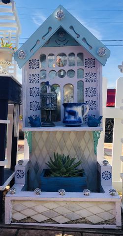 PLANT STAND W/ PLANTER BOX