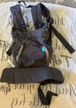 Infantino Cuddle Up Ergonomic baby Carrier in gray
