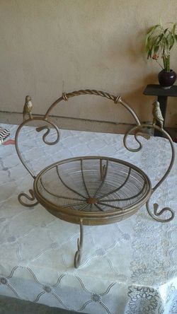 Metallic decoration basket