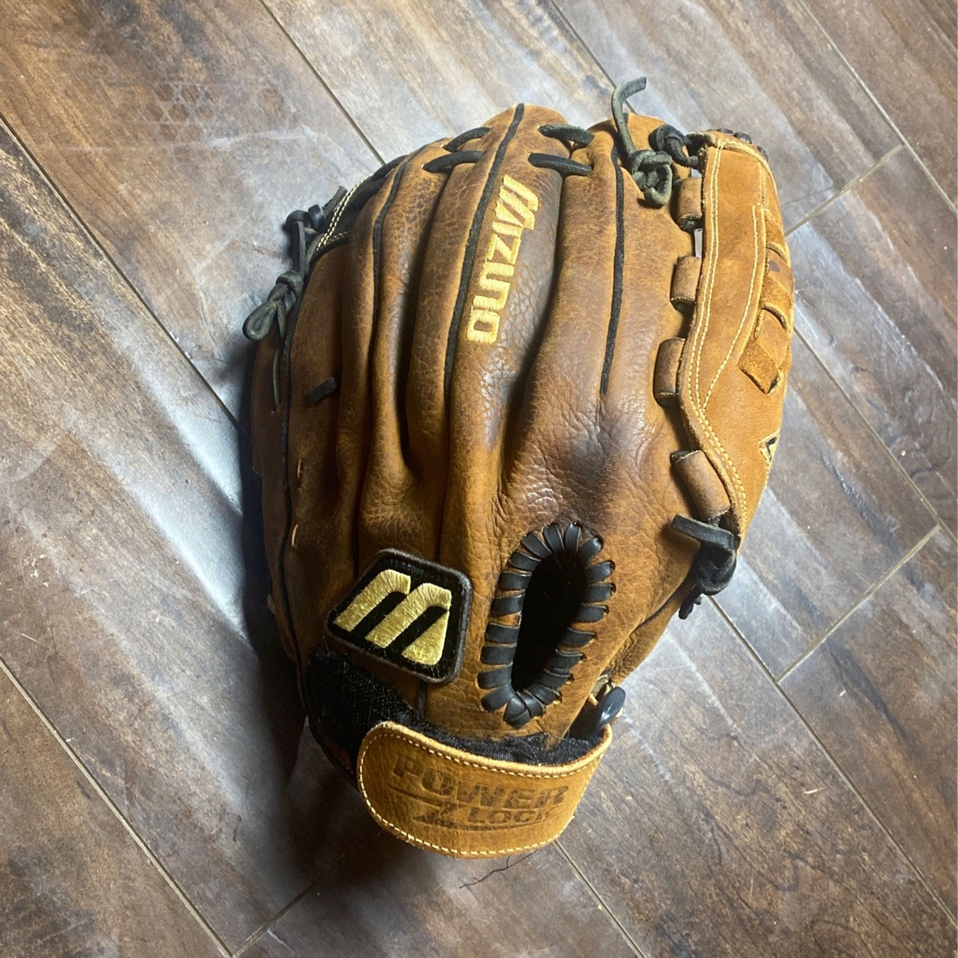 Mizuno Premier Baseball/ Softball Glove