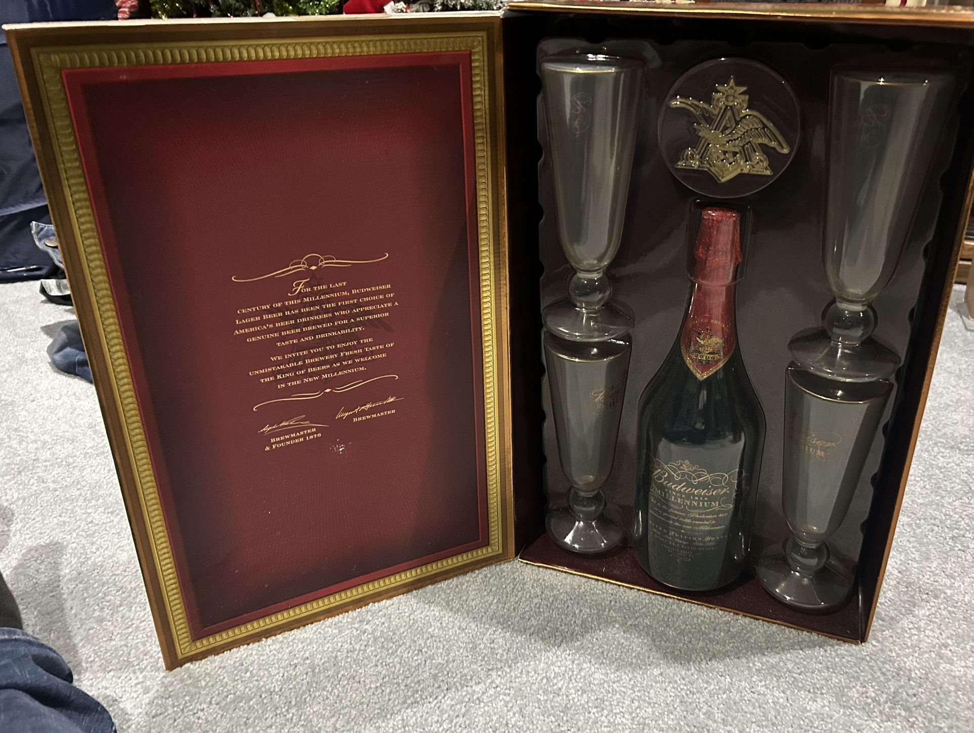 Budweiser Collectible Rare Wine Bottle With Glasses