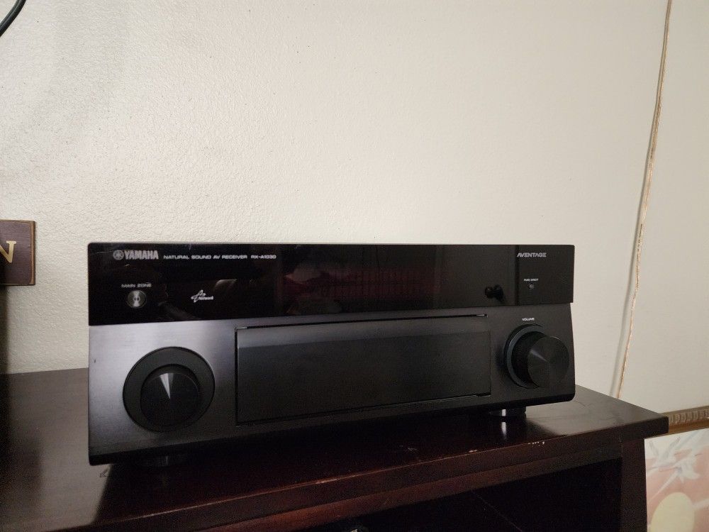 Yamaha Aventage RX-A1030 High-end Receiver 7.2+2ch. Bluetooth. WiFi. Like New