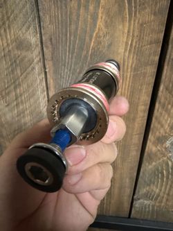 Road bike / fixed gear standard bottom bracket