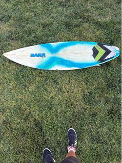 Surfboard short board