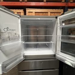 LG InstaView Refrigerator w/ Dual Ice Maker 