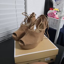 Micheal Kors Heels