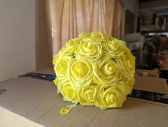 10 Inche Ball Of Yellow Rose Centerpiece 