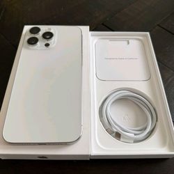 iPhone 15 Pro Max Unlocked 512GB (Silver)