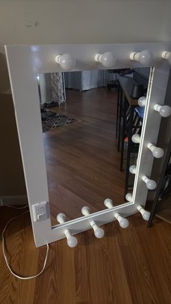 Vanity mirror