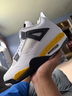 SIZE 11.5 BRAND NEW JORDAN RETRO 4 RARE AIR TOUR YELLOW W/ ORIGINAL BOX - UNDER RETAIL!!!