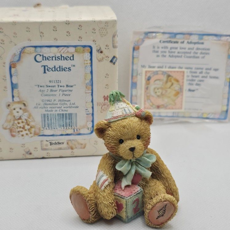 Cherished Teddies Age 2 figurine 1992 birthday celebration baby sweet special
Mint condition, kept in the box, box has some minor wear due to storage