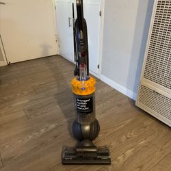 Dyson vacuum 