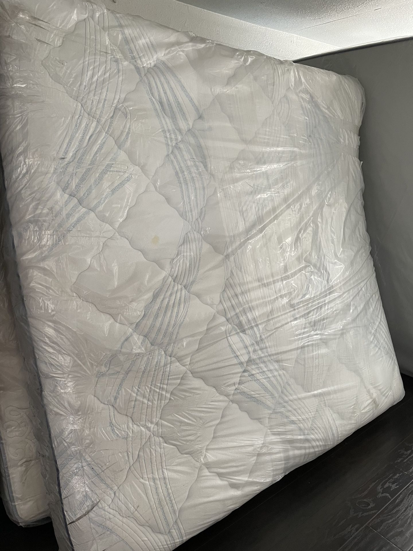 EASTERN KING MATTRESS PICK UP TODAY 