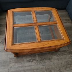 Bassett Vintage Coffee Table 