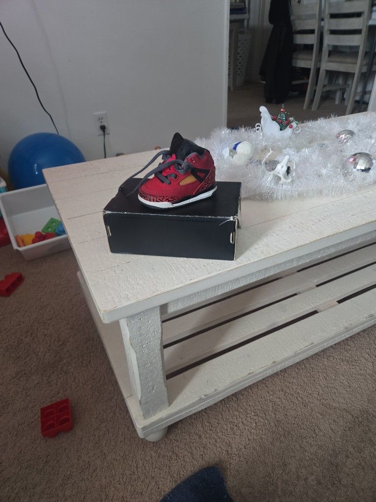 Jordan Spizike ( Size 4c)