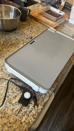 Gray electric flattop
