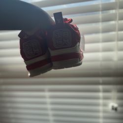 Lv Skates Red And White Size 9.5