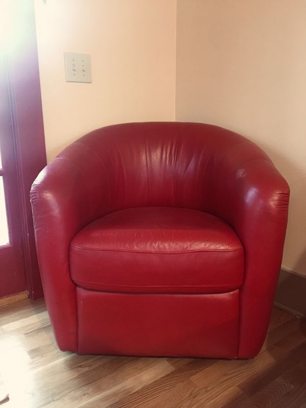 Red Leather Chair For In Canton Ct Offerup