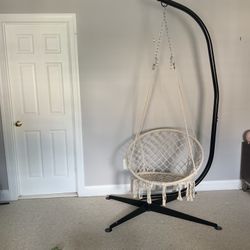 Macrame Hanging Chair With Metal Stand