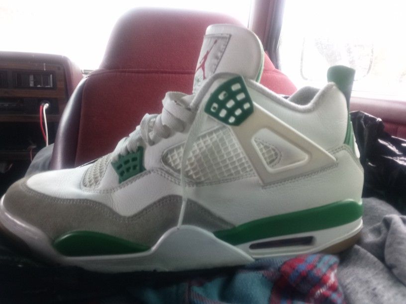 2 HOUR HUGE DISCOUNT!! RETRO 4'S JORDANS!!