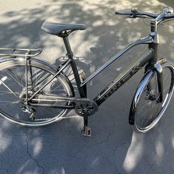 New 2023 Trek Fx2 Small Size Frame Peddle assist electric bike in new condition cost $2700 well sell for 2000.00 firm,,,