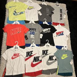 NWT Nike size 7 Boys