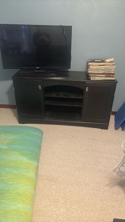 Entertainment center